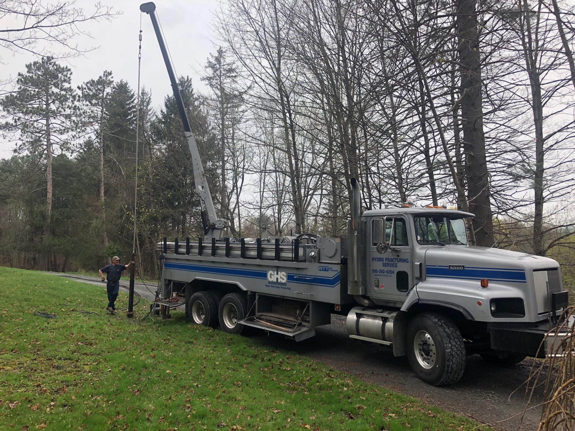 Truck with hydrofracking set up